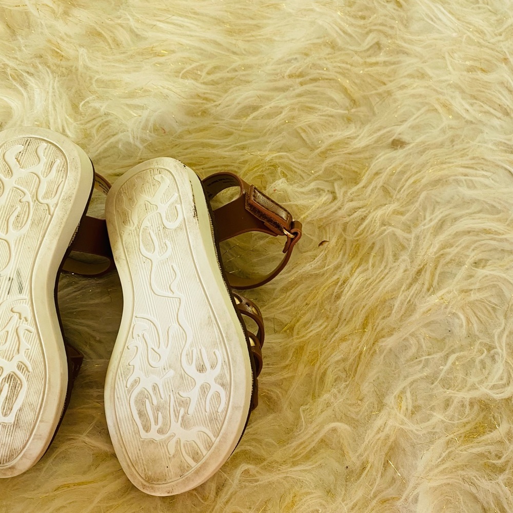 Limited Too - Picture 2 of 2